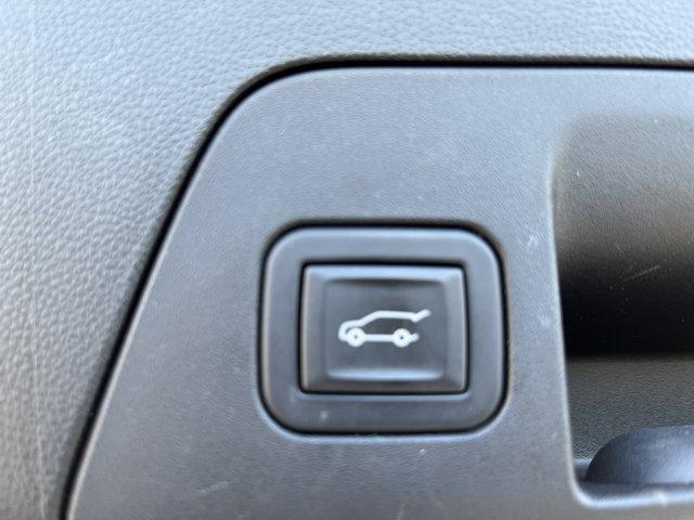 Photo of 2023 Summit White Buick Envision