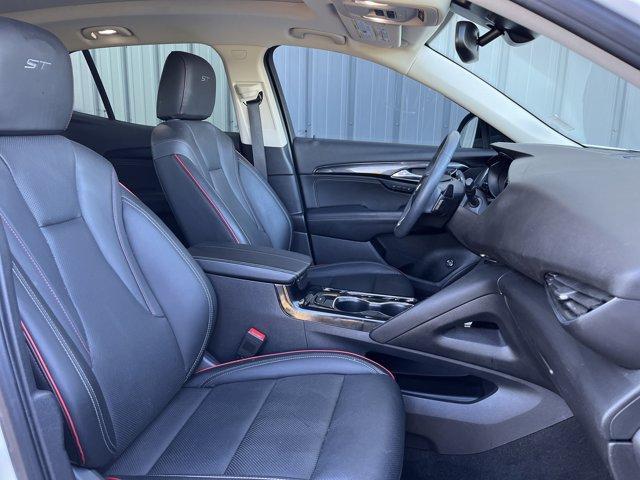 Photo of 2023 Summit White Buick Envision