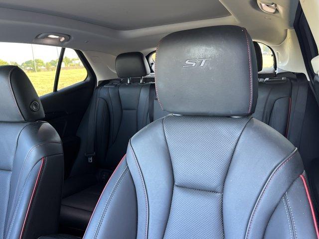 Photo of 2023 Summit White Buick Envision