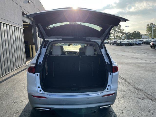 Photo of 2023 White Frost Tri-Coat Buick Enclave