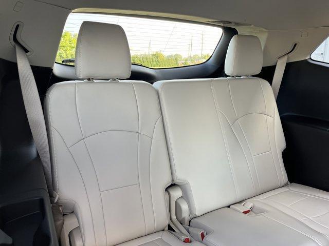 Photo of 2023 White Frost Tri-Coat Buick Enclave