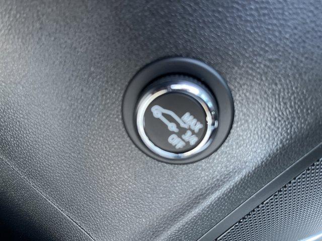 Photo of 2025 Summit White Buick Envision
