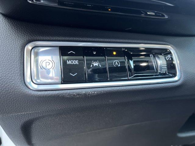 Photo of 2025 Summit White Buick Envision