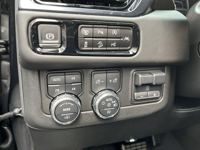 Photo of 2025 Onyx Black GMC Yukon XL