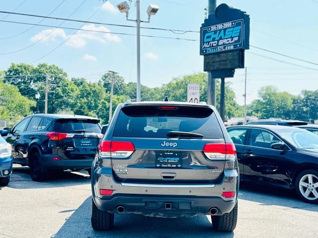 Photo of 2015 DarkGrey Jeep Grand Cherokee