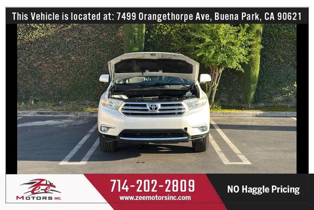 Photo of 2013 Blizzard Pearl Toyota Highlander