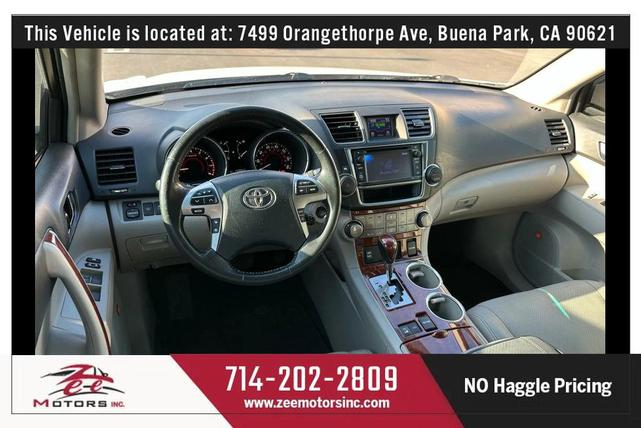 Photo of 2013 Blizzard Pearl Toyota Highlander