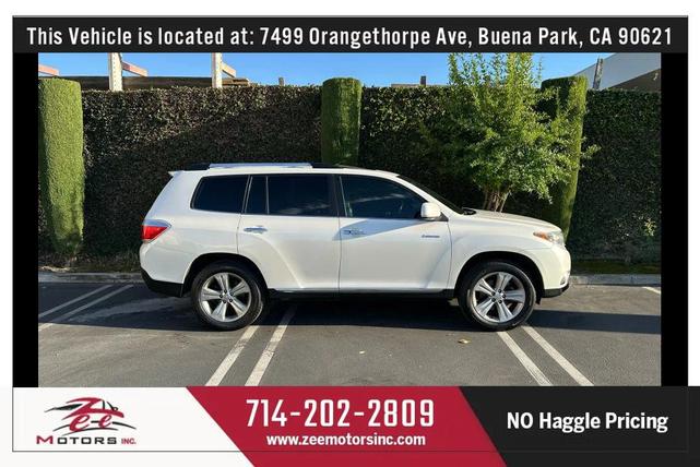 Photo of 2013 Blizzard Pearl Toyota Highlander
