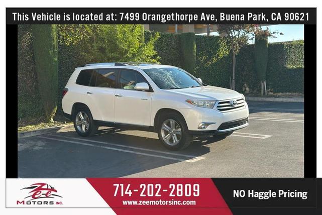 Photo of 2013 Blizzard Pearl Toyota Highlander