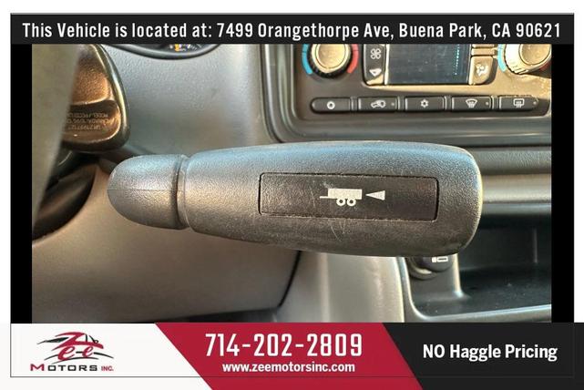 Photo of 2005 Silver Birch Metallic GMC Yukon XL