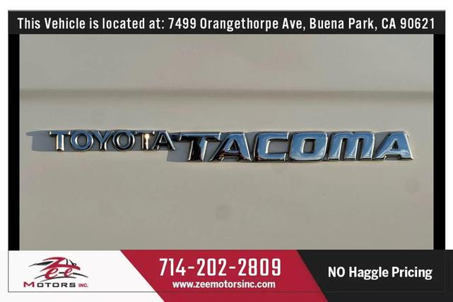 Photo of 2003 Super White Toyota Tacoma