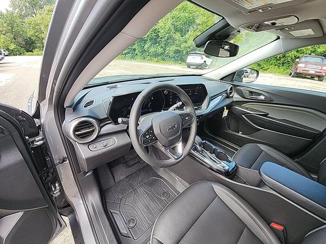 Photo of 2025 Sterling Gray Metallic Chevrolet Trax