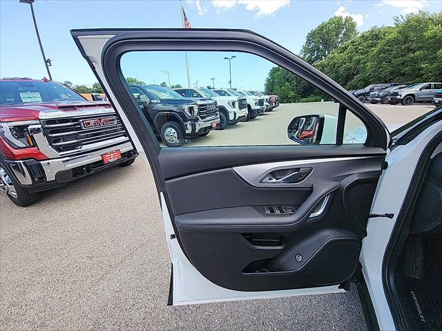 Photo of 2023 Summit White Chevrolet Blazer