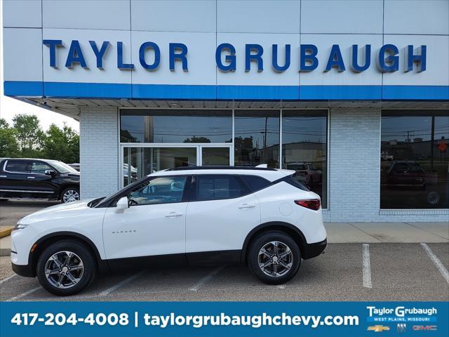 Photo of 2023 Summit White Chevrolet Blazer