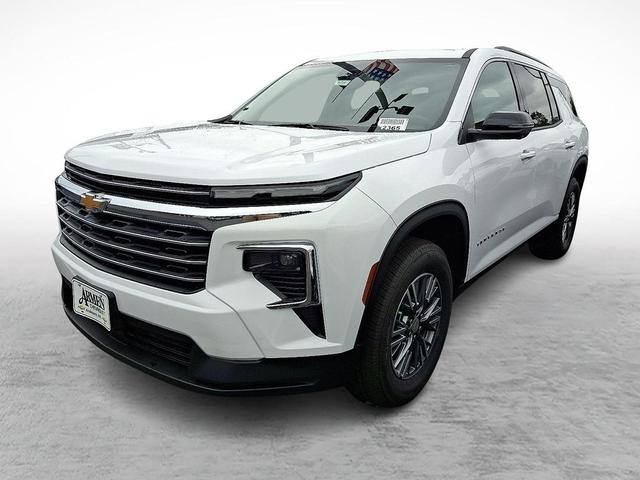 Photo of 2025 Summit White Chevrolet Traverse