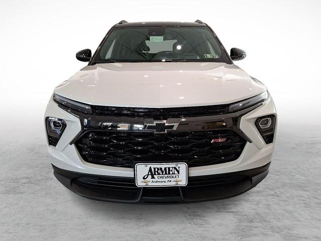 Photo of 2025 Iridescent Pearl Tricoat Chevrolet Trailblazer