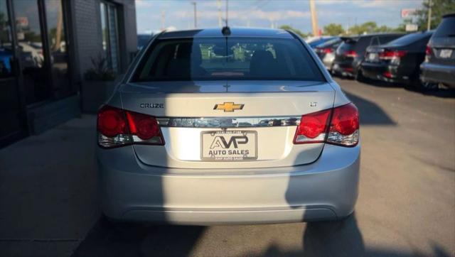 Photo of 2015 Silver Ice Metallic Chevrolet Cruze