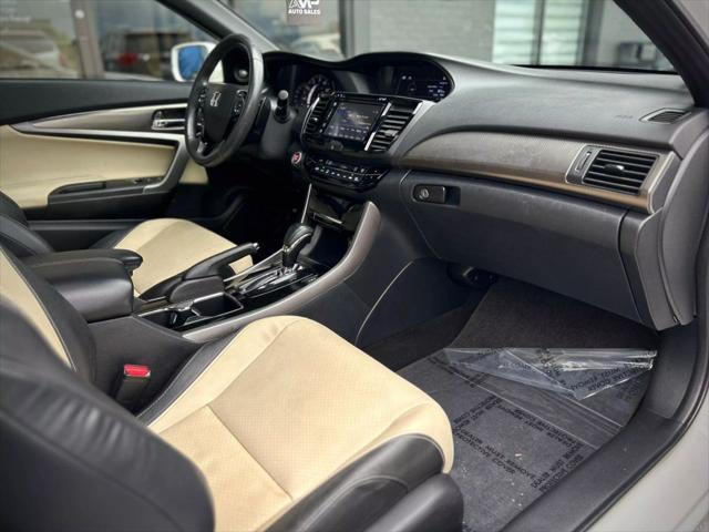 Photo of 2016 White Orchid Pearl Honda Accord