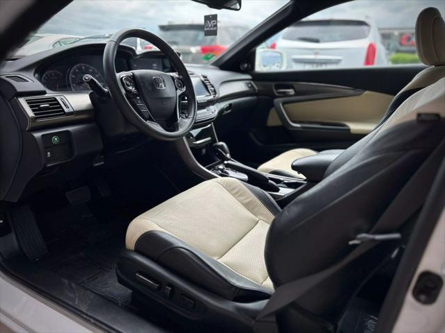 Photo of 2016 White Orchid Pearl Honda Accord