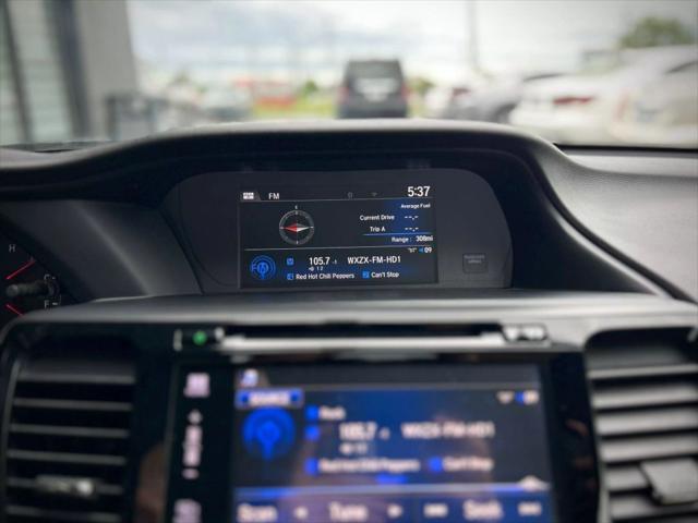 Photo of 2016 White Orchid Pearl Honda Accord