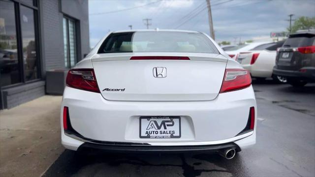 Photo of 2016 White Orchid Pearl Honda Accord