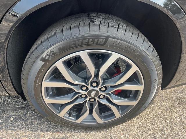 Photo of 2025 Stellar Black Metallic Cadillac XT6