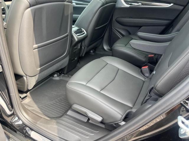 Photo of 2025 Stellar Black Metallic Cadillac XT6