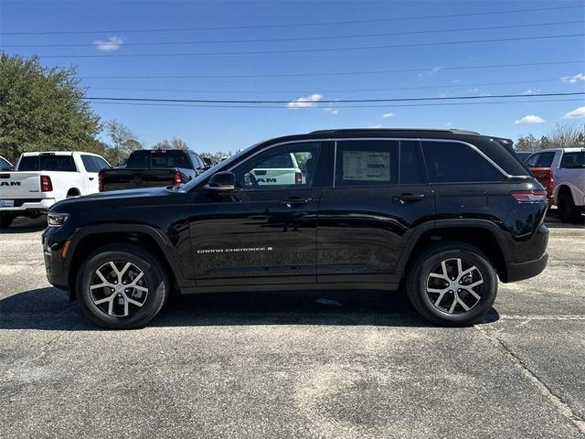 Photo of 2025 Diamond Black Jeep Grand Cherokee