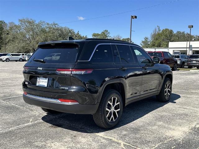 Photo of 2025 Diamond Black Jeep Grand Cherokee