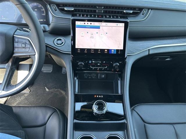 Photo of 2025 Diamond Black Jeep Grand Cherokee