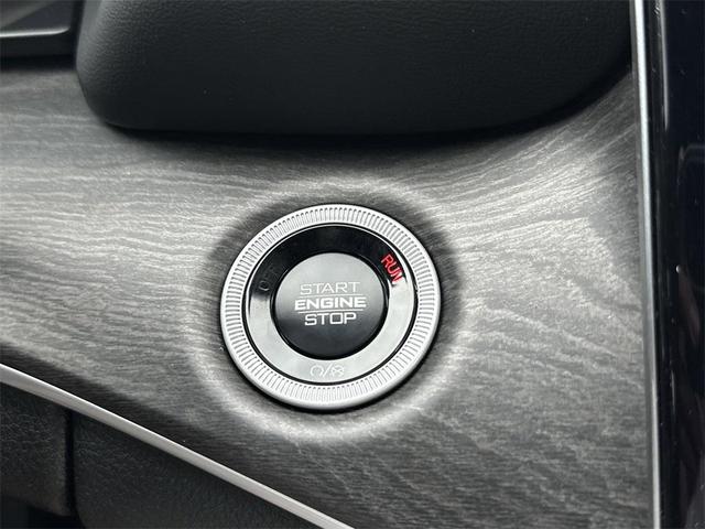 Photo of 2025 Metallic Jeep Grand Cherokee
