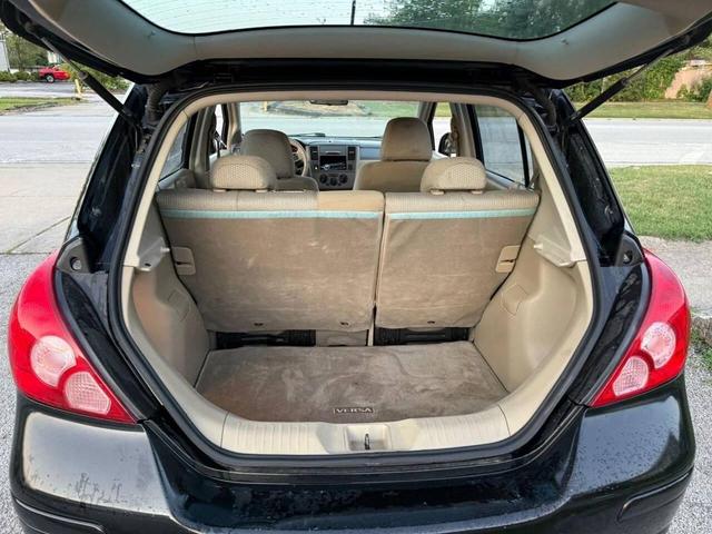 Photo of 2008 Super Black Nissan Versa