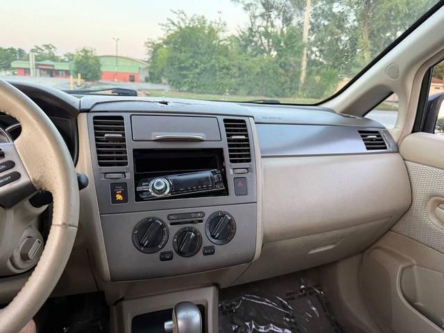 Photo of 2008 Super Black Nissan Versa