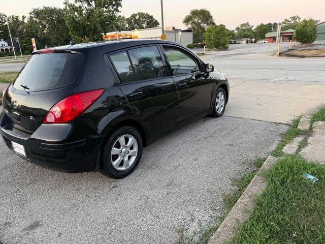Photo of 2008 Super Black Nissan Versa