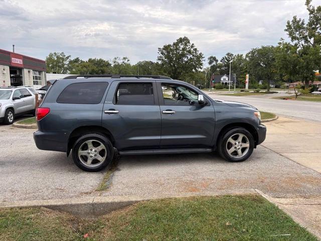 Photo of 2008 Slate Metallic Toyota Sequoia