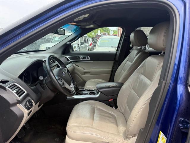 Photo of 2013 Deep Impact Blue Metallic Ford Explorer