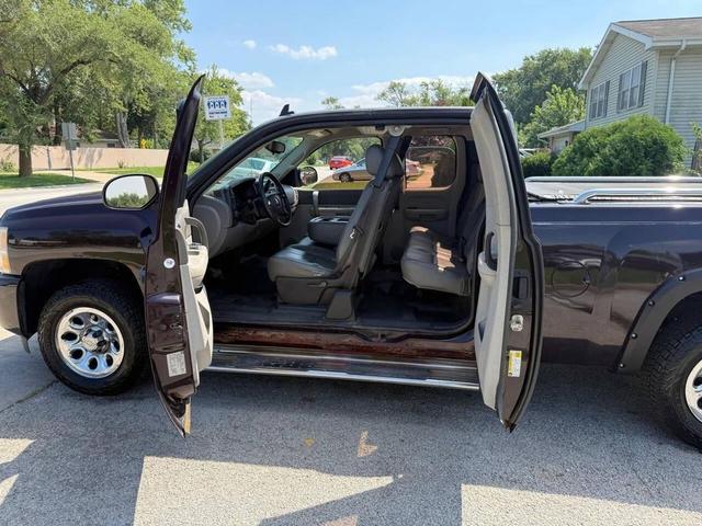 Photo of 2009 Dark Cherry Metallic Chevrolet Silverado 1500