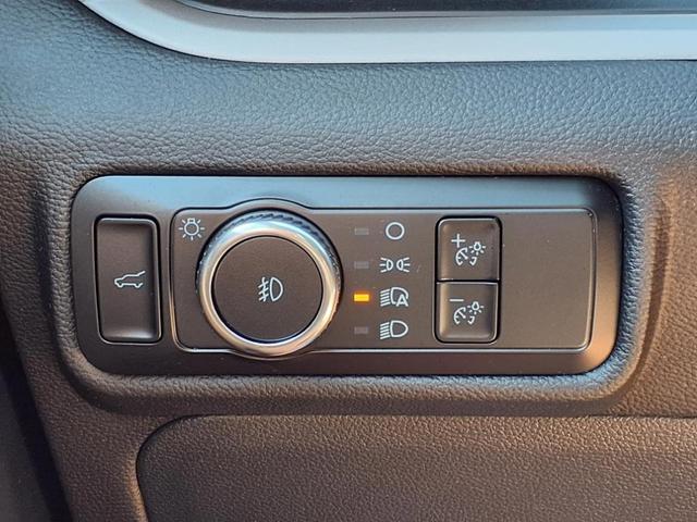 Photo of 2023 Black Metallic Ford Explorer