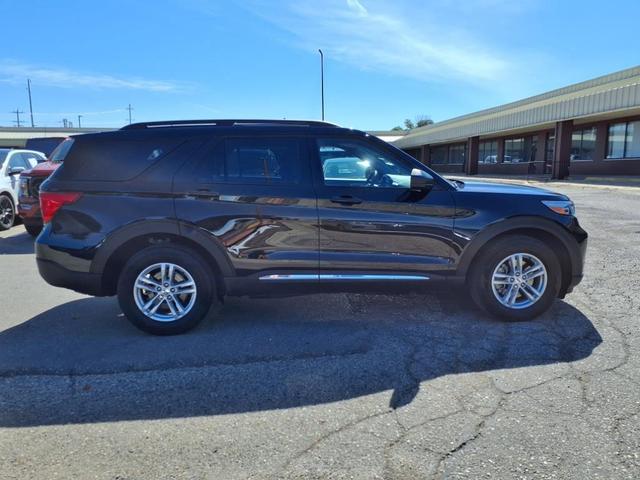 Photo of 2023 Black Metallic Ford Explorer