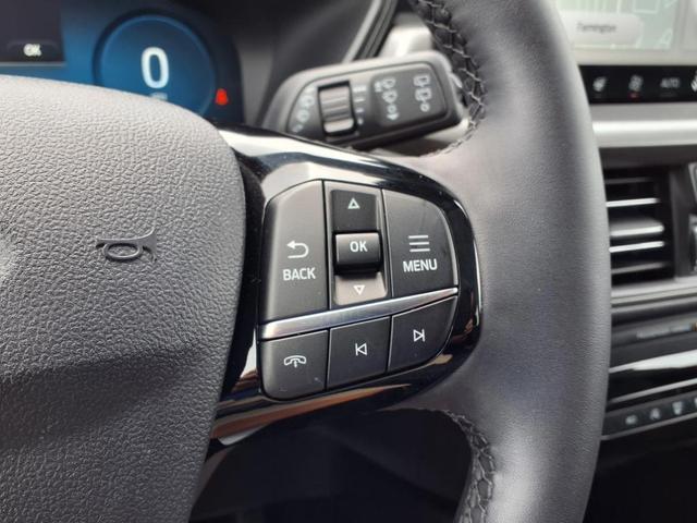 Photo of 2023 Iconic Silver Metallic Ford Escape