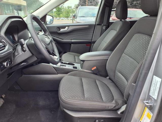 Photo of 2023 Iconic Silver Metallic Ford Escape
