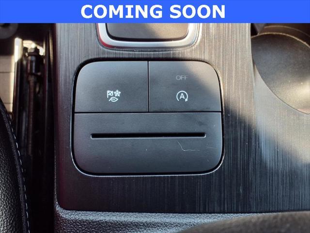 Photo of 2022 Oxford White Ford Escape