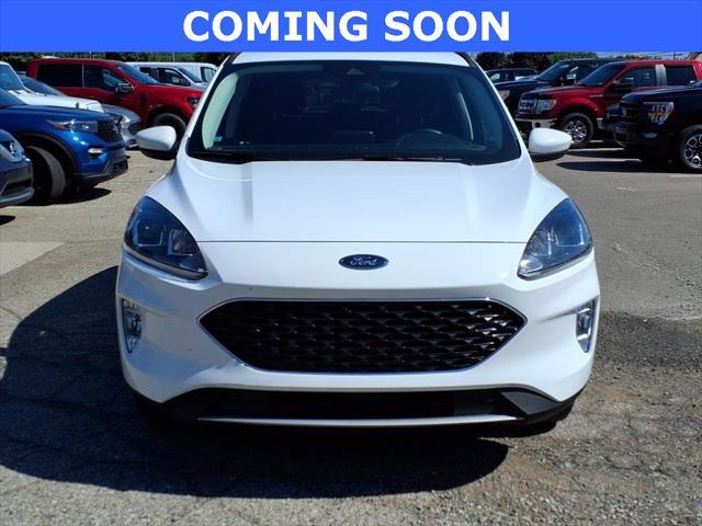 Photo of 2022 Oxford White Ford Escape