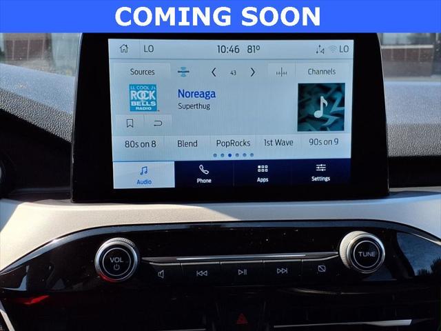Photo of 2022 Oxford White Ford Escape