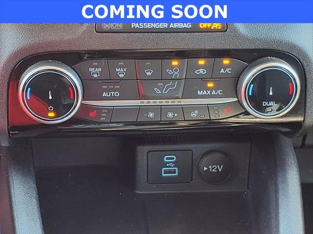 Photo of 2022 Oxford White Ford Escape