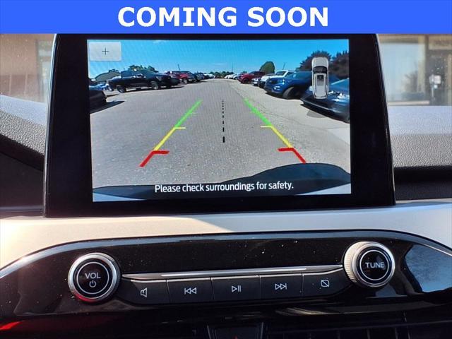 Photo of 2022 Oxford White Ford Escape