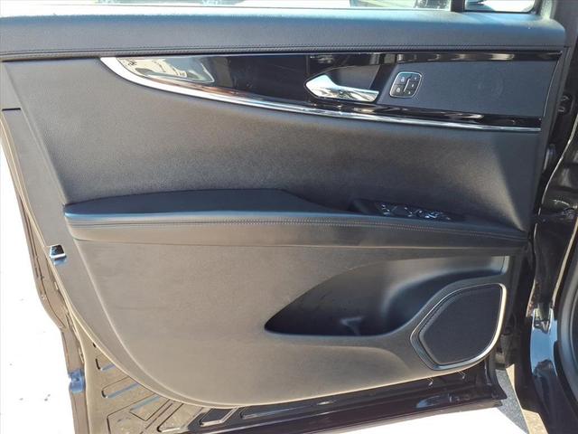 Photo of 2023 Infinite Black Metallic Clearcoat Lincoln Nautilus