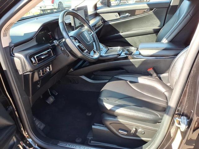 Photo of 2023 Infinite Black Metallic Clearcoat Lincoln Nautilus
