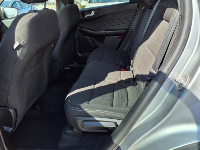 Photo of 2024 Iconic Silver Metallic Ford Escape