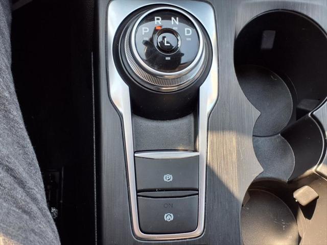 Photo of 2024 Iconic Silver Metallic Ford Escape